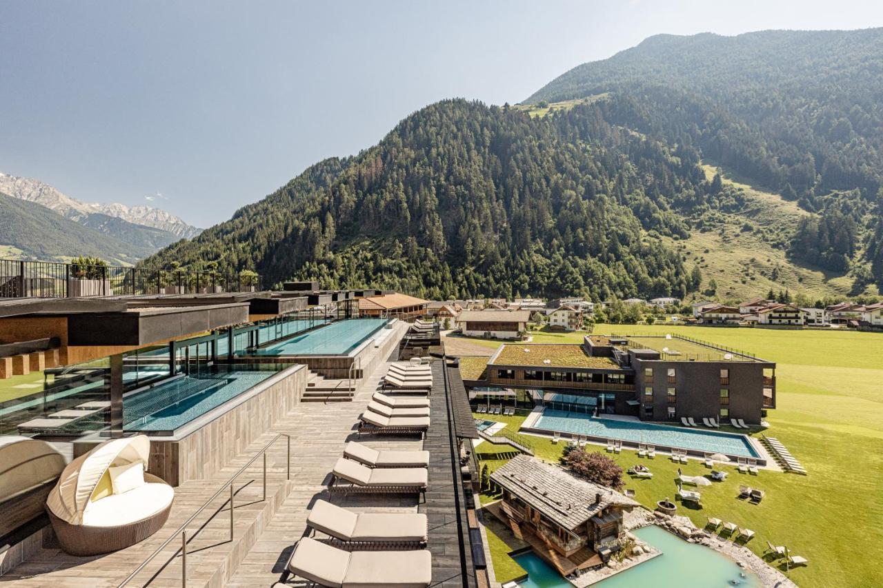 Alpine Luxury Spa Resort Schwarzenstein Lutago Buitenkant foto